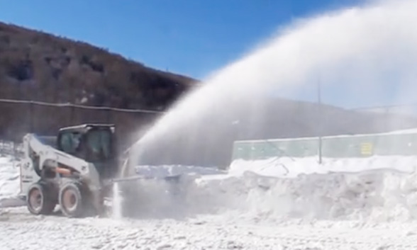 崇礼抛雪